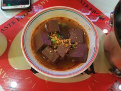 老广辣鸭血-赵财财·肠粉·煲仔饭(华润万象城店)