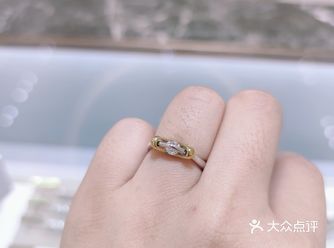 种草宝贝 IDo圆舞曲系列，是一款超级独特的钻戒