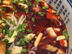 -陇上秦轩西安biangbiang面(朝龙汇店)