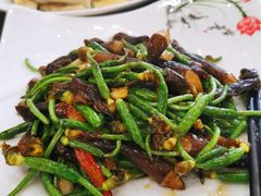 黑皮菇炒青瓜花-东馆和天下特色餐饮(工农店)