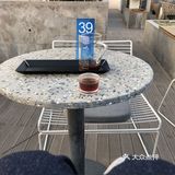 地质博物馆对面的一个小咖啡馆 