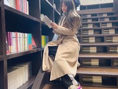 -钟书阁(松江泰晤士小镇店)