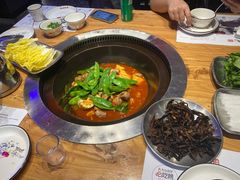 -山河屯铁锅炖·非遗东北菜(南山店)