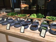 自助调料区-大中华希尔顿酒店-念自助餐·嗨啤·小龙虾