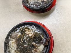 -刚砂锅鸡丝米线