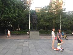 -英雄广场
