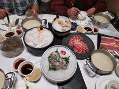 -红鼎豆捞·非遗鲍皇汤火锅(宝丰路店)