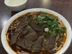 -花溪黄牛肉粉·金牌卤肉饭