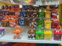 -m豆巧克力世界(上海世茂广场店)