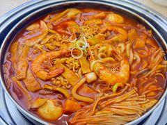 -三清洞摩西韩式年糕火锅(威高广场店)