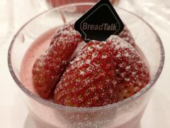 草莓慕斯杯-BreadTalk面包新语·烘焙蛋糕(金光华广场店)