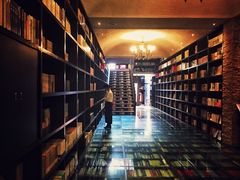 -钟书阁(松江泰晤士小镇店)