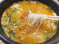 -花馬肆.云南过桥米线(汉神购物广场现场熬汤店)