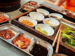 -围炉肉舍•炭烤活鳗•丹东海鲜烤肉(步行街店)