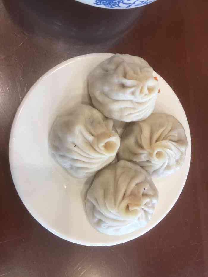 王兴记的小笼包是无锡比较有名气的王兴记在无锡的分店在餐饮行业中算