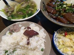 -杨三娘跷脚牛肉(羊子山西路店)