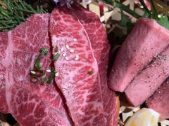 -山川小町·极番烧肉(新地假日广场店)