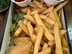 美式风味炸鸡翅配薯条-MIKAKU(万达广场上海宝山店)