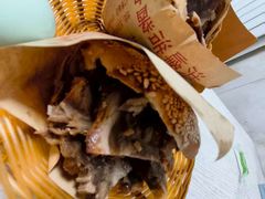-洪峰浩老北京烧饼夹肉(角门路店)