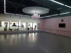 -Isee灰姑娘国际儿童艺术中心(证大·大拇指广场店)