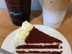 轻盈红丝绒蛋糕-Seesaw Coffee(朝阳大悦城店)