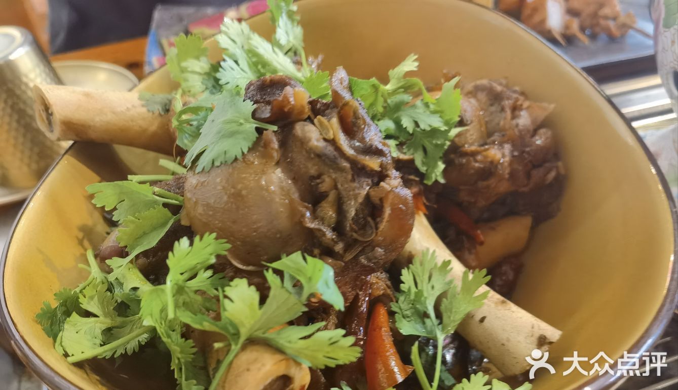 超横的烤羊腿四人餐，靠谱！