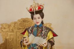 点击看大图 -盘子女人坊古装写真摄影(深圳店)