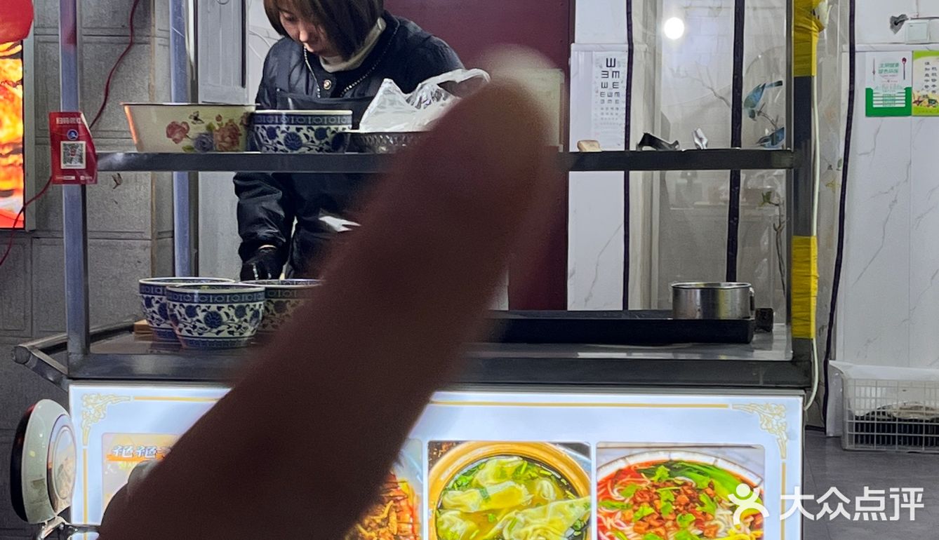 我真的会被西安回民街的牛肉饼圈粉……