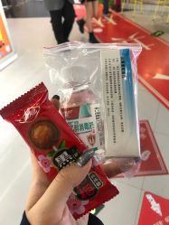 -花师傅专业手穿耳洞打耳洞穿孔
