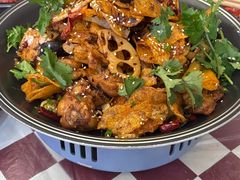 -川流不息·地道川菜·小龙虾(新松江路店)