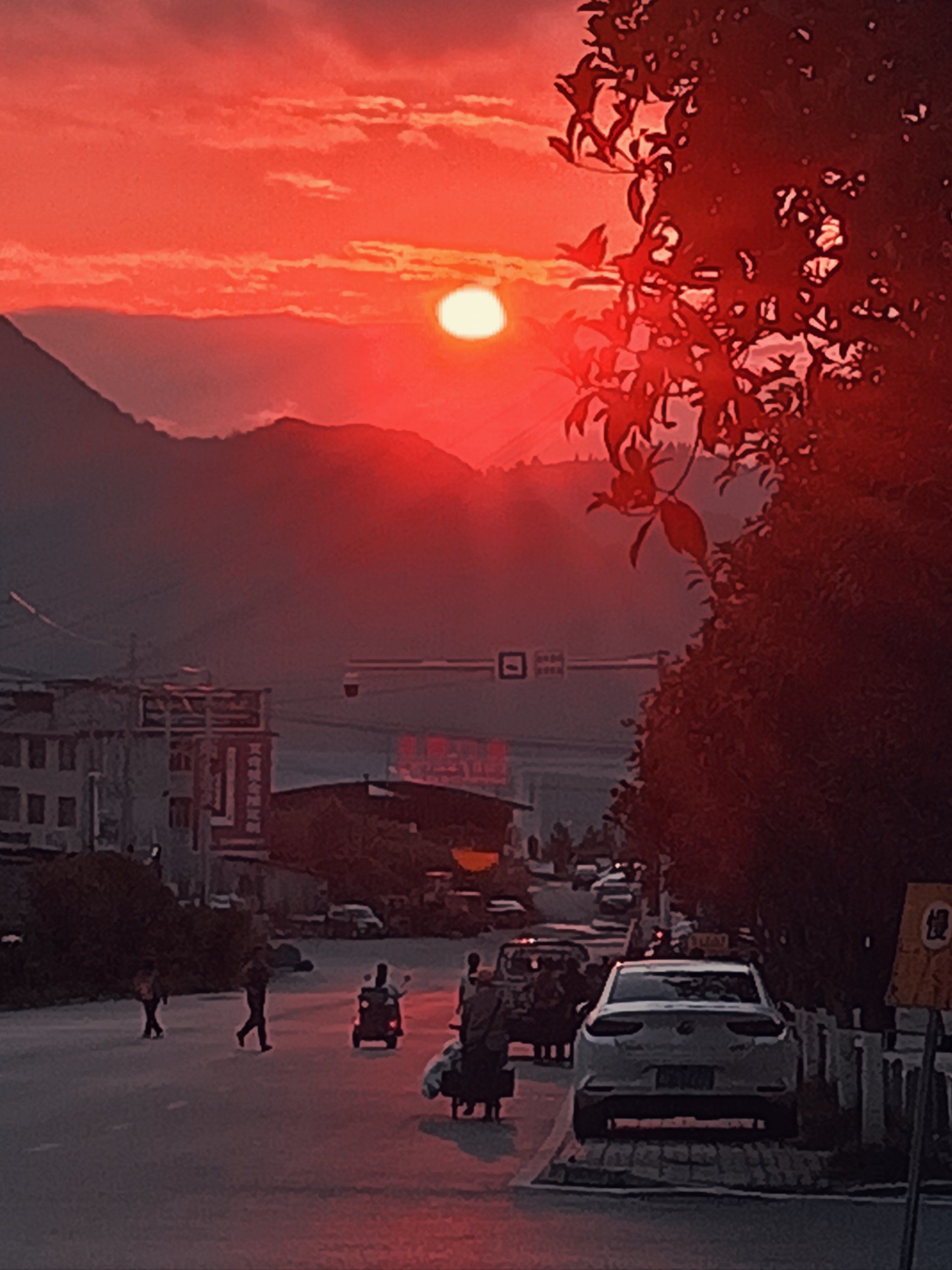 夕阳余晖～山色温柔