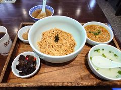 -蟹上黄·蟹黄面·江南糖水(人民广场店)