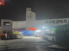 围挡后的餐厅-肯德基(花园店)