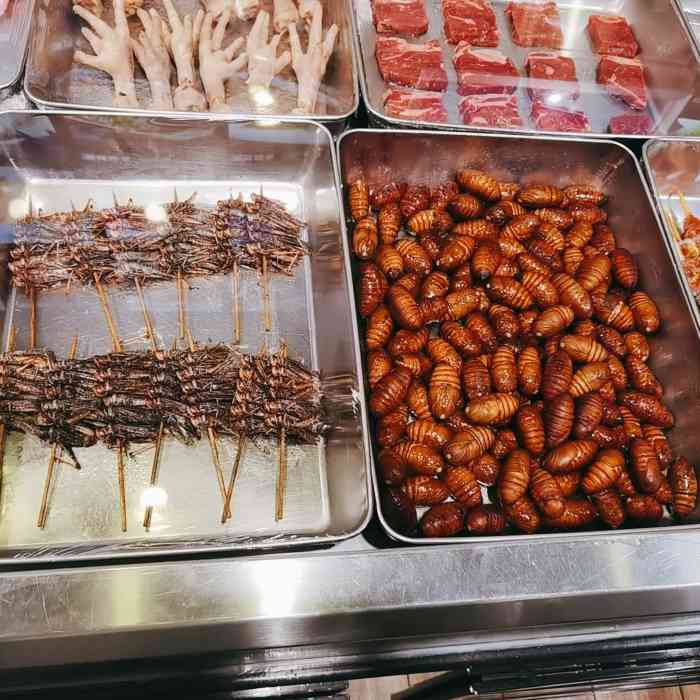 老万烧烤(典逸心洲店)-"被朋友推荐来吃的,环境不错,二楼是小包间.