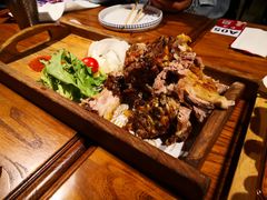 巴柯祖传焖烤羊腿-纳瓦新疆菜(银都店)