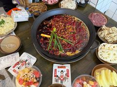 -黄潇洒老火锅(九眼桥宏济巷店)