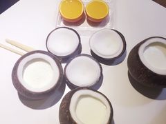 -志龙皇冠吃货椰子铺