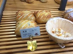 -焙丽拾光(麦凯乐直营店)