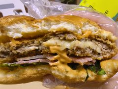 安格斯牛肉芝士堡-魏家凉皮(梨园店)