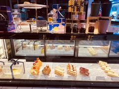 面包甜点陈列柜-黑草莓(重庆路店)
