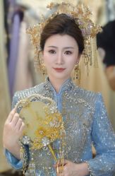 点击看大图 -爱伊人婚纱礼服美妆馆