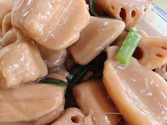 莲藕煮火腩-区海鸡场饭店(石壁店)