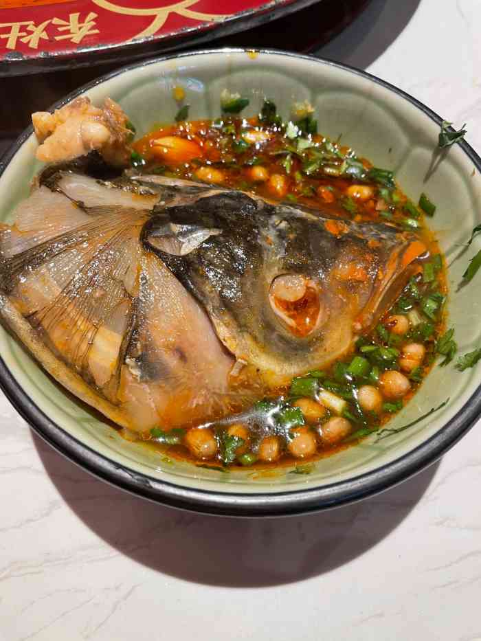 东灶鱼头火锅(三水冠军城直营店)-"在冠军城里面,有车位,但一般比较