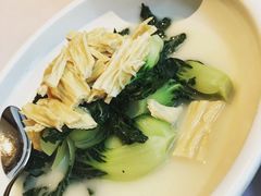 浓汤鲜腐竹浸田园时蔬-广州富力丽思卡尔顿酒店·丽轩·粤菜