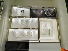 -Chanel(德基广场店)