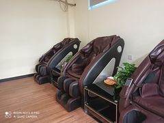 -华胜奔驰宝马奥迪专修连锁(虹梅南路店)
