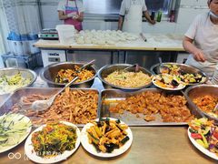 自助取餐区-王三姑牛肉饼