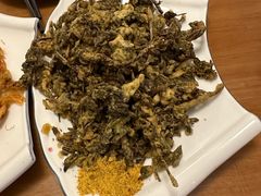 炸花椒芽-钰田大院·怀柔地道农家菜·烤虹鳟鱼(雁栖湖店)