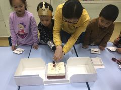 -瑞思少儿中心·少儿英语素养启蒙(勒泰直营校区)