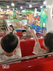 -维佳童话镇演出现场(徐东店)